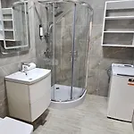 Apartament Cu Piscina Interioara Incalzita Sauna Jacuzzi Gym Parcare Langa Plaja * Năvodari