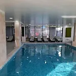 Apartament Cu Piscina Interioara Incalzita Sauna Jacuzzi Gym Parcare Langa Plaja Apartament Năvodari