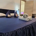 Apartament Cu Piscina Interioara Incalzita Sauna Jacuzzi Gym Parcare Langa Plaja Apartament Năvodari