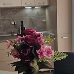 Apartament Cu Piscina Interioara Incalzita Sauna Jacuzzi Gym Parcare Langa Plaja