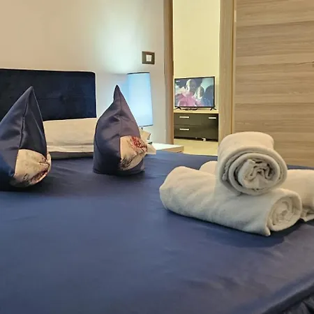 Apartament Cu Piscina Interioara Incalzita Sauna Jacuzzi Gym Parcare Langa Plaja