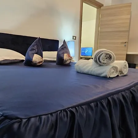 Apartament Cu Piscina Interioara Incalzita Sauna Jacuzzi Gym Parcare Langa Plaja * Năvodari